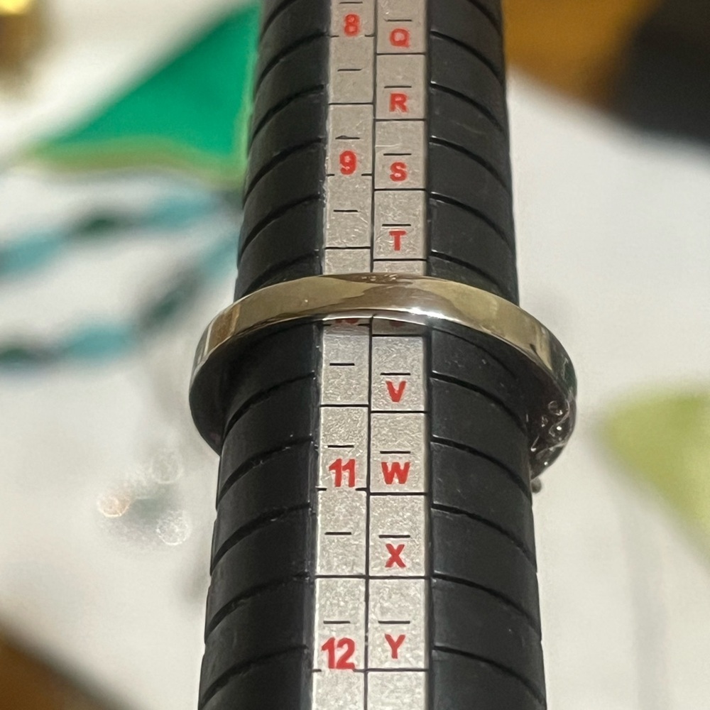 Modern Green Cocktail Ring - Picture 11 of 14